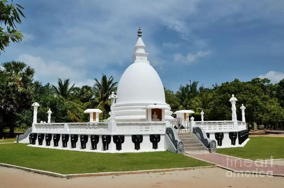 Dambakola Patuna Sangamitta Temple