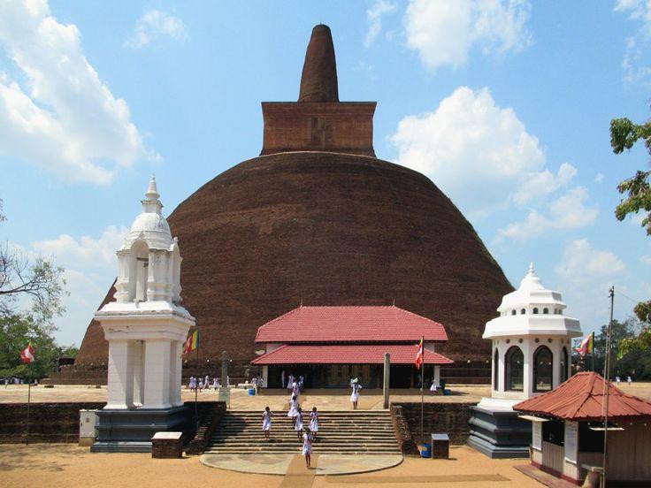 Abhayagiri Dagoba
