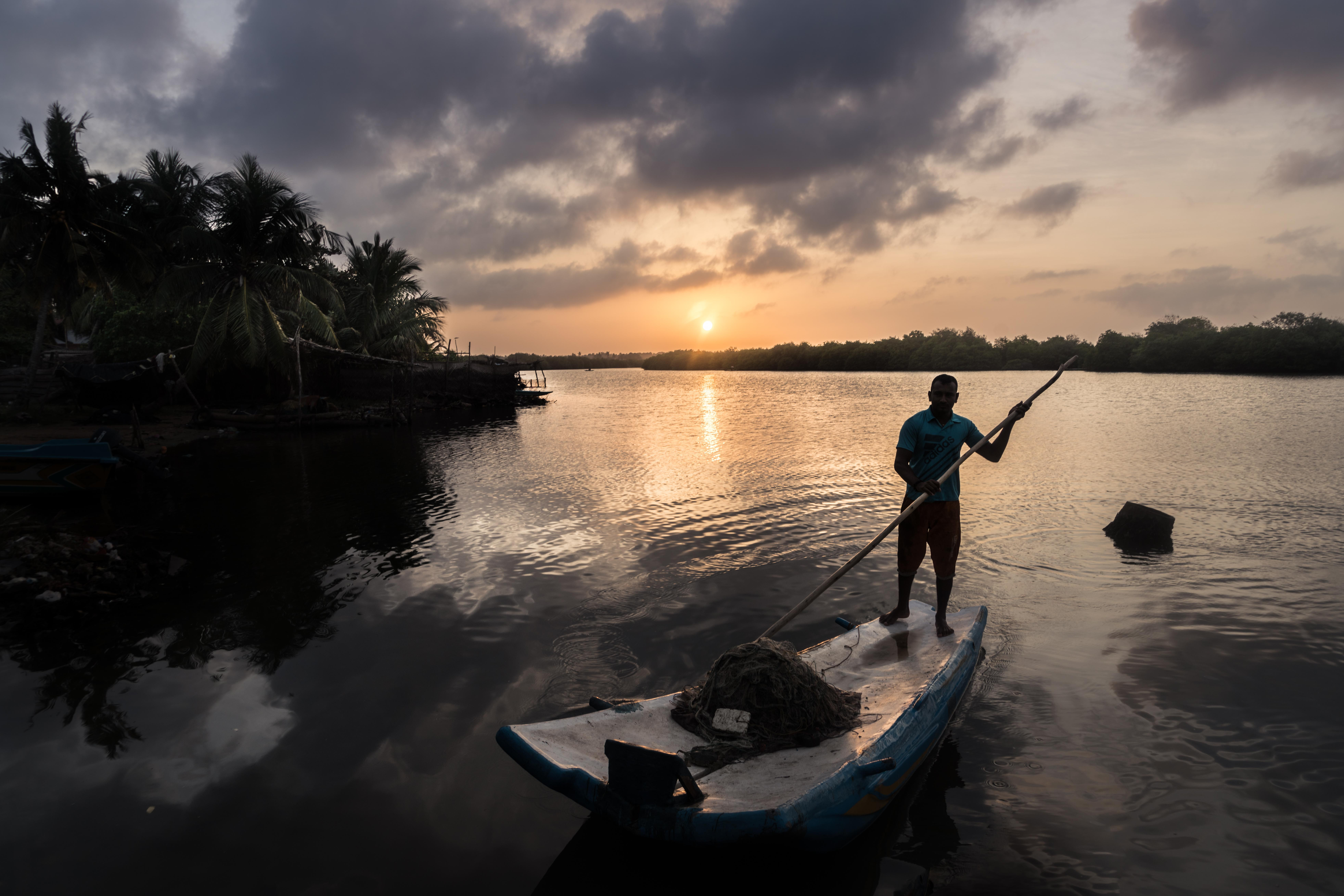 Gal Oya Lake (Senanayake Samudraya)