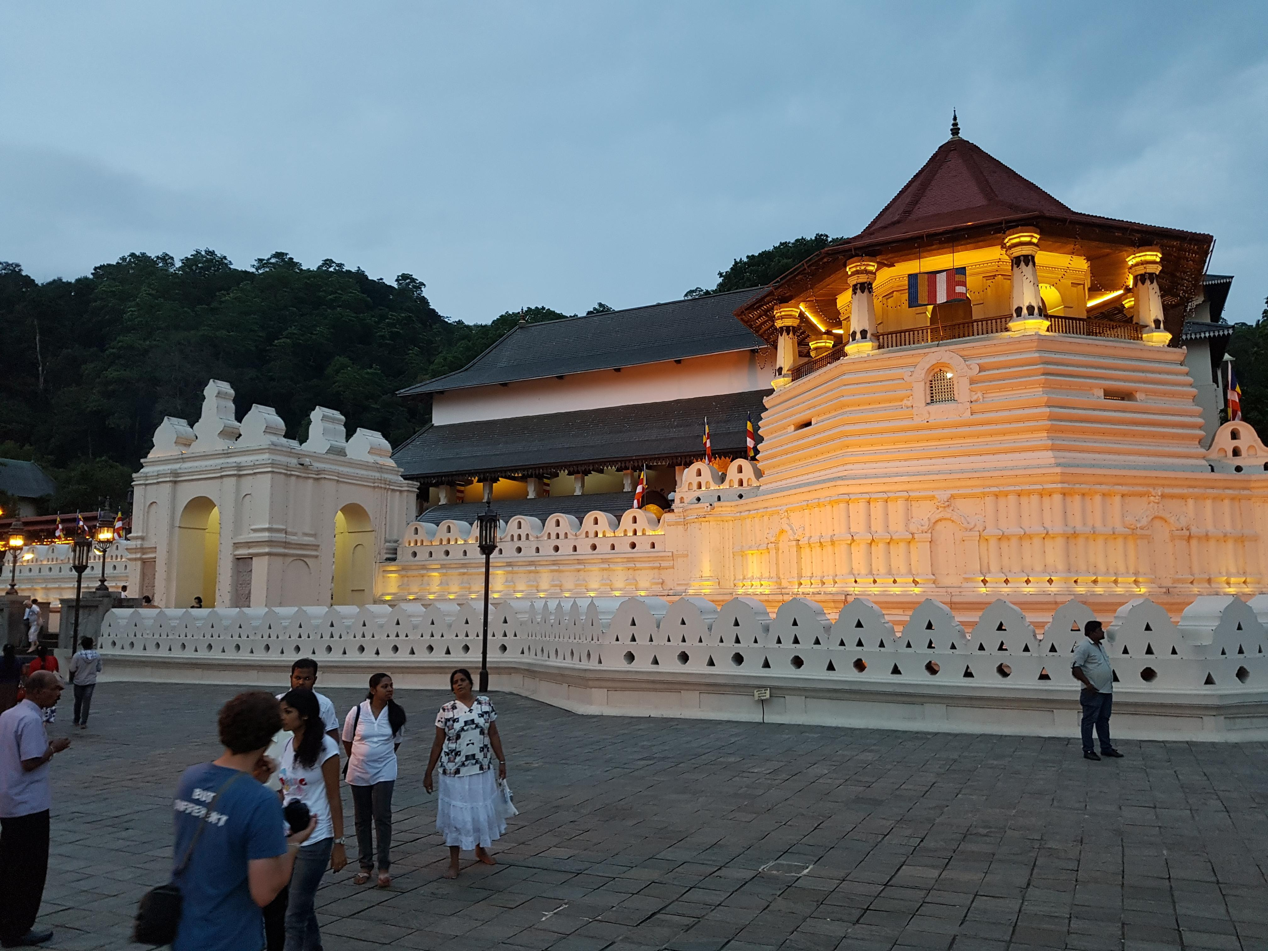 Temple of the Tooth (Sri Dalada Maligawa)