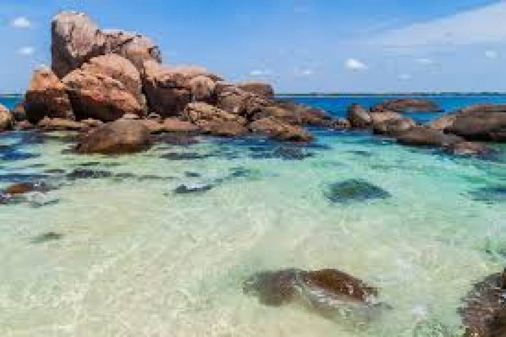 Sri Lanka’s Tranquil Beach and Heritage Destination