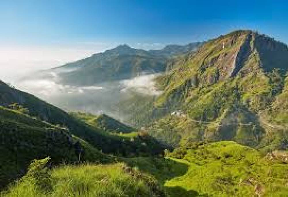 Discover Ella – Sri Lanka’s Scenic Hill Town of Adventure and Tranquility